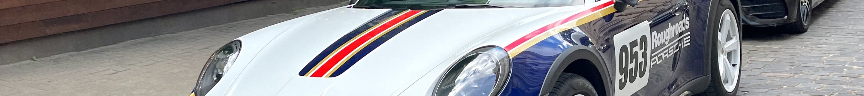 Porsche 992 Dakar
