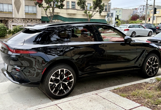 Aston Martin DBX