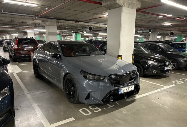 BMW M5 G90