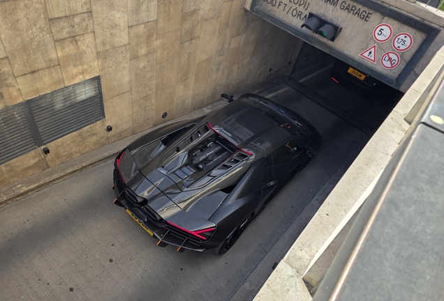 Lamborghini Revuelto