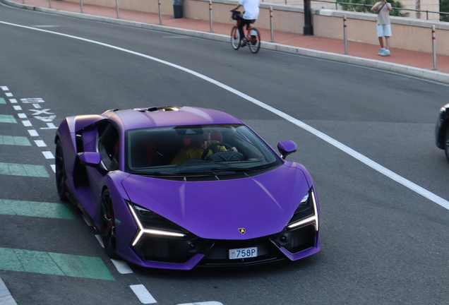 Lamborghini Revuelto