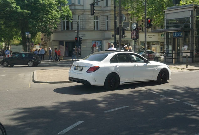 Mercedes-AMG C 63 S W205