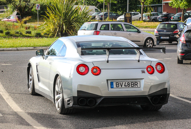 Nissan GT-R