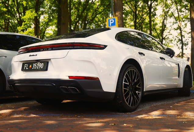 Porsche 972 Panamera Turbo S E-Hybrid