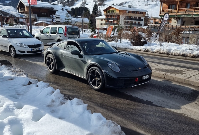 Porsche 992 Dakar