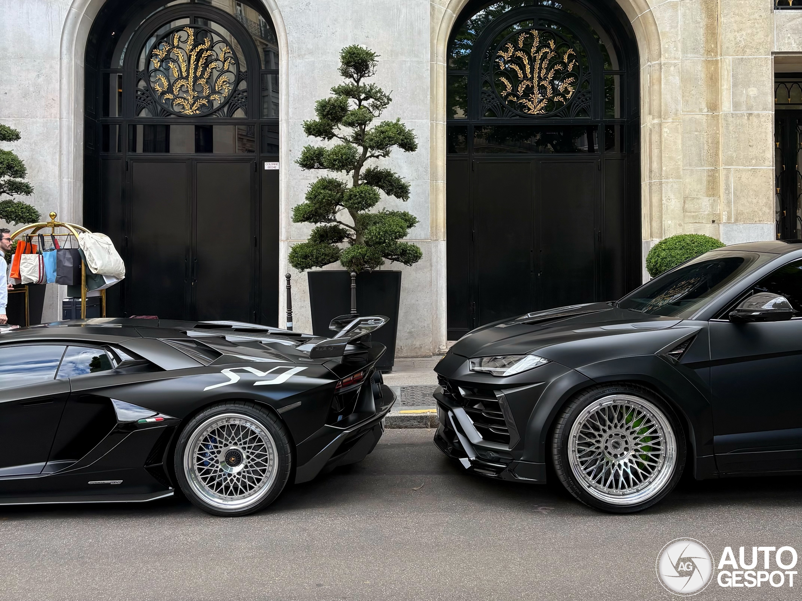 His & Hers: Duo van opgefokte Lamborghini's