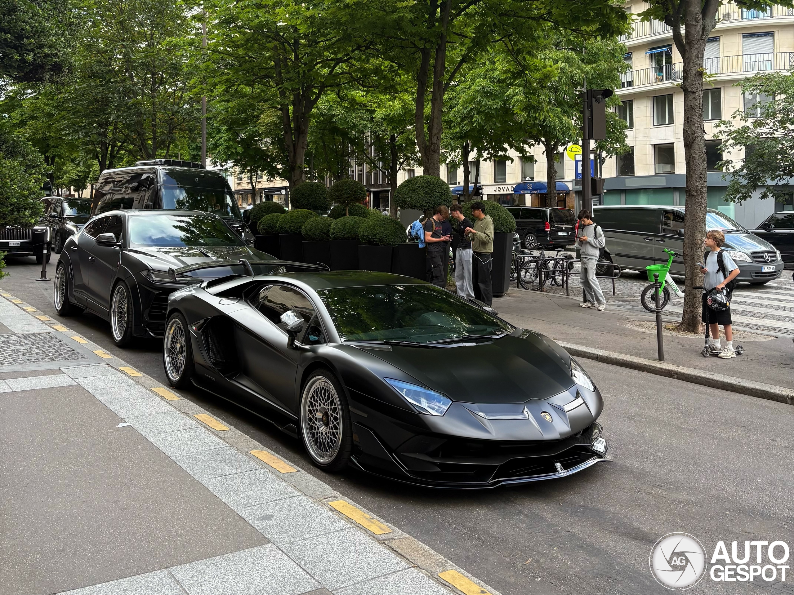 His & Hers: Duo van opgefokte Lamborghini's