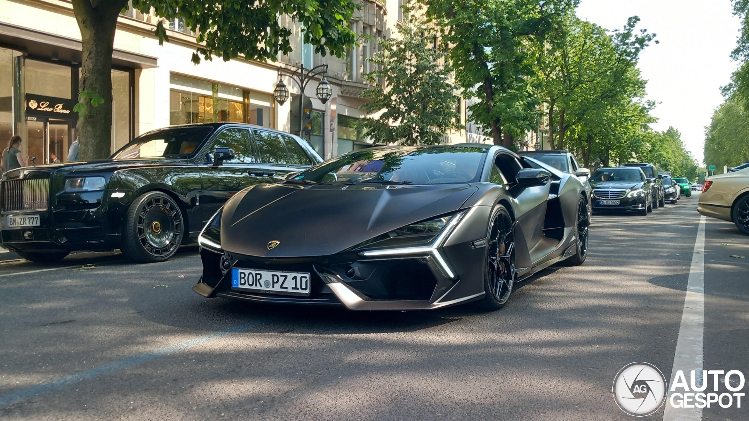 Lamborghini Revuelto