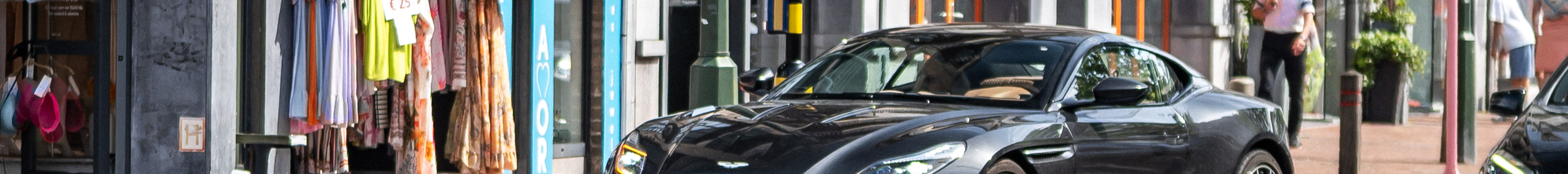 Aston Martin DB11