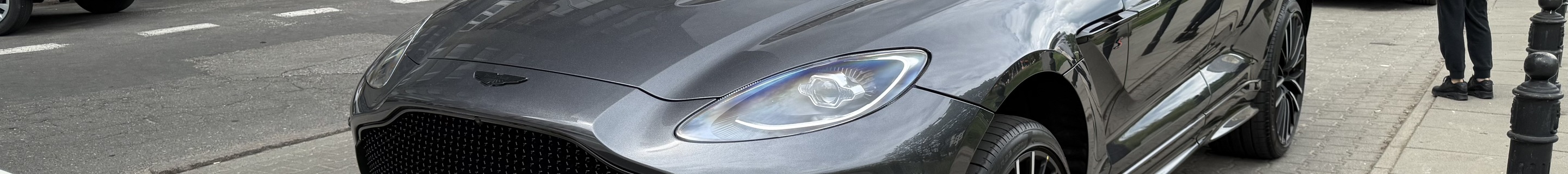 Aston Martin DBX S