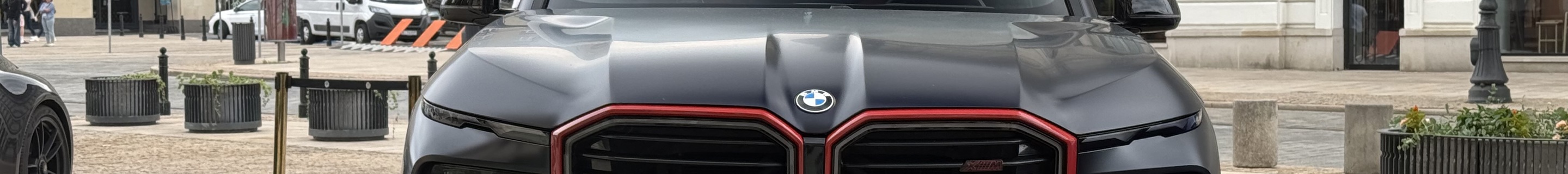 BMW XM G09 Label Red
