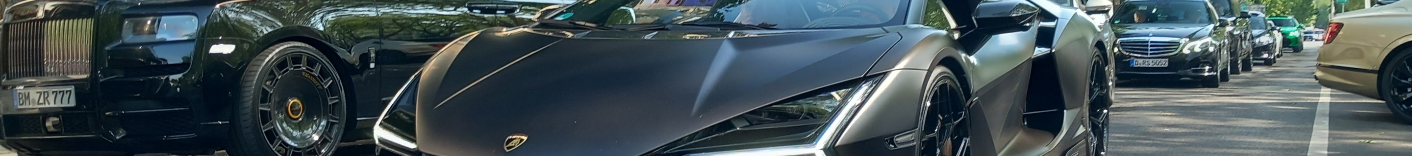 Lamborghini Revuelto
