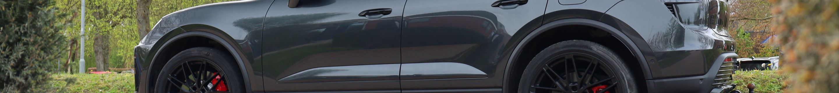 Porsche Macan EV Turbo