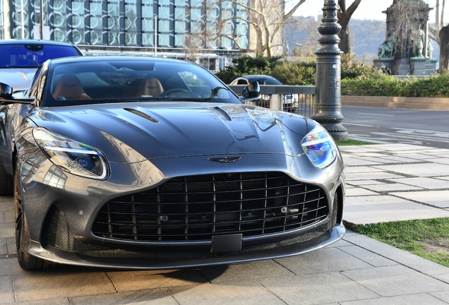 Aston Martin DB12