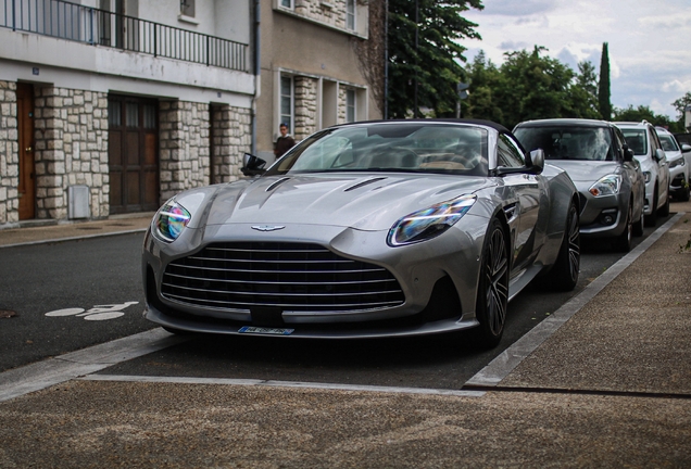 Aston Martin DB12 Volante