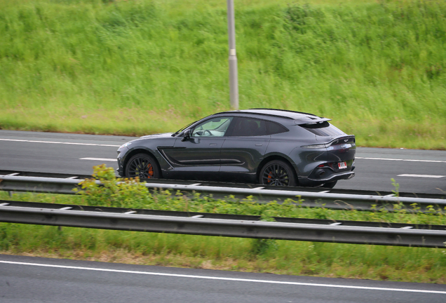 Aston Martin DBX