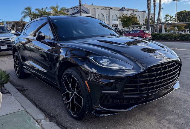 Aston Martin DBX707