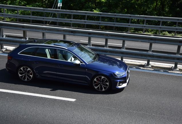 Audi RS4 Avant B9