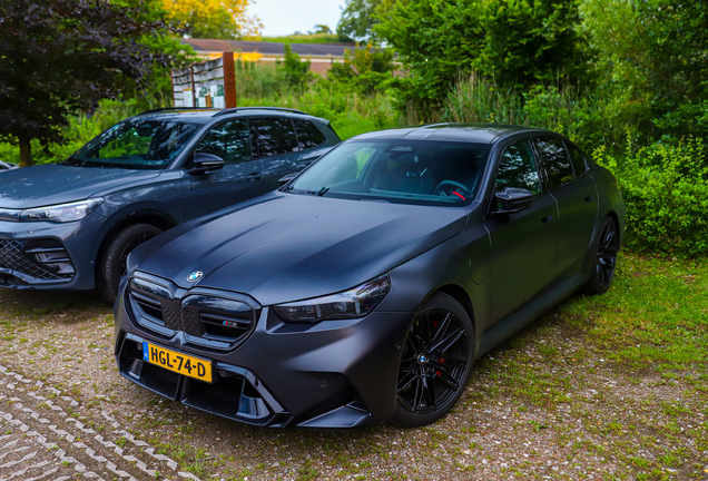 BMW M5 G90