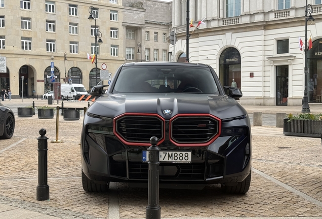 BMW XM G09 Label Red