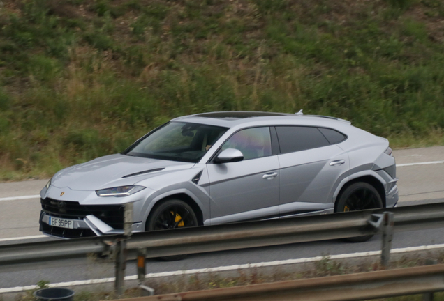 Lamborghini Urus S