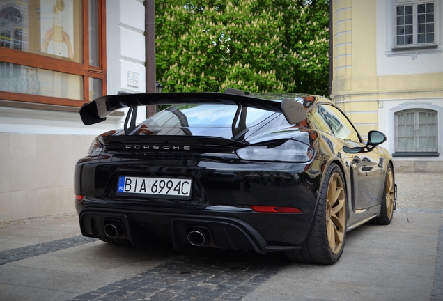 Porsche 718 Cayman GT4