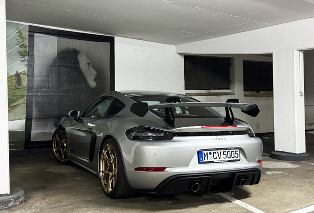 Porsche 718 Cayman GT4 RS