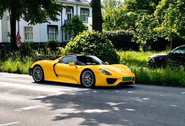 Porsche 918 Spyder Weissach Package