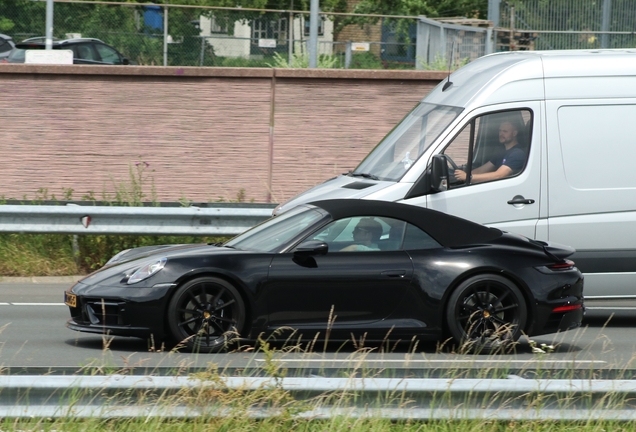 Porsche 992 Carrera 4S Cabriolet MkI
