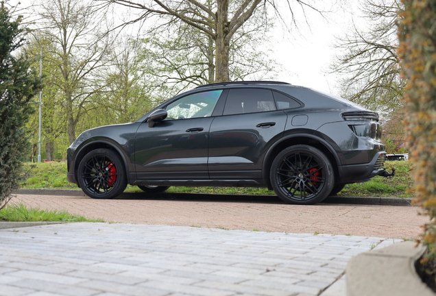 Porsche Macan EV Turbo