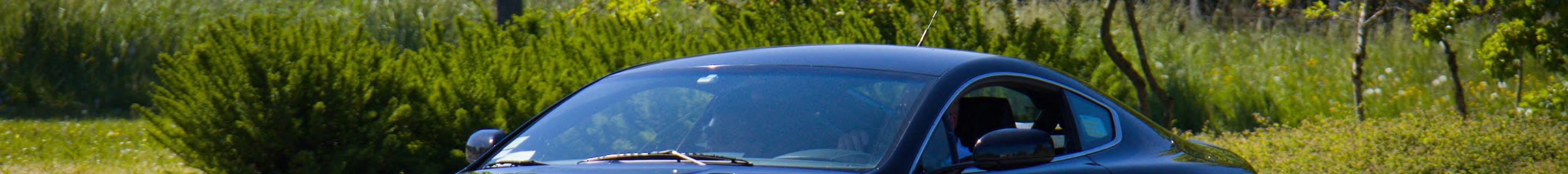 Aston Martin V8 Vantage 2012