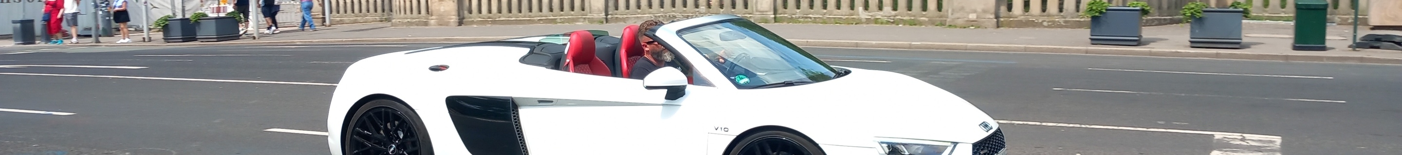Audi R8 V10 Plus 2015