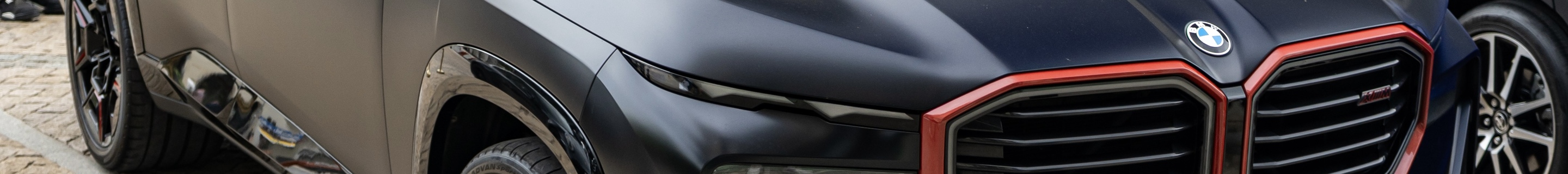 BMW XM G09 Label Red