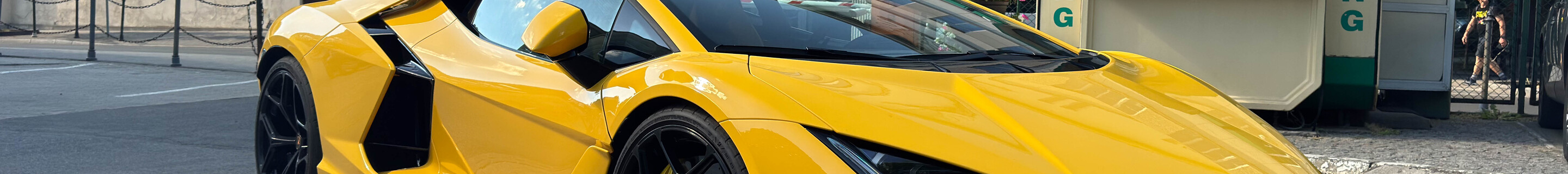 Lamborghini Revuelto
