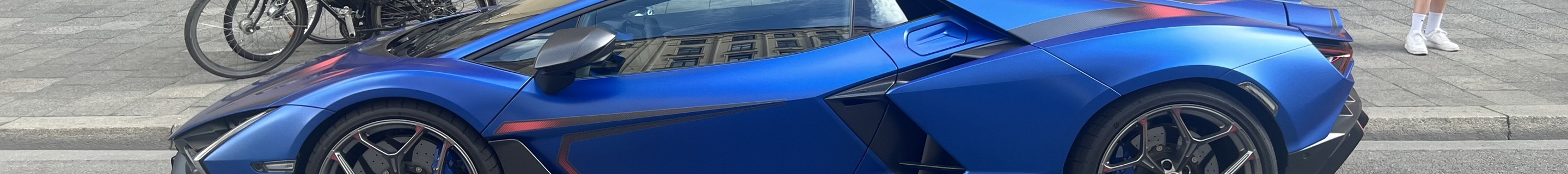 Lamborghini Revuelto