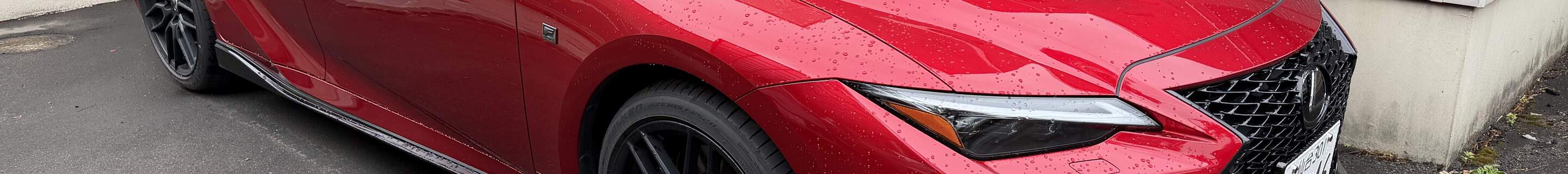 Lexus TOM'S IS 500 F Sport Performance