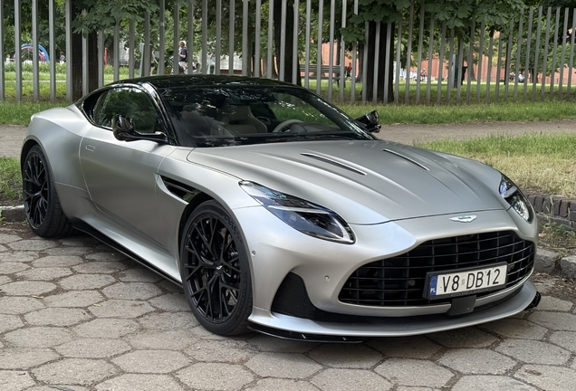Aston Martin DB12