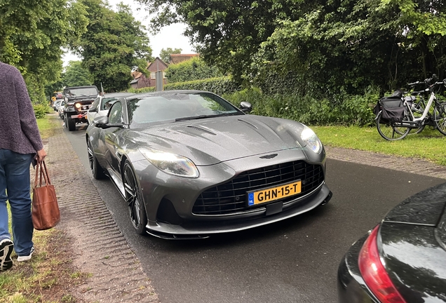 Aston Martin DB12