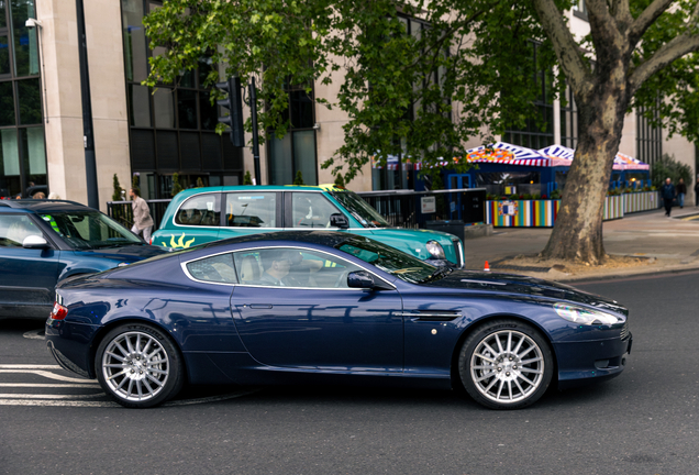Aston Martin DB9