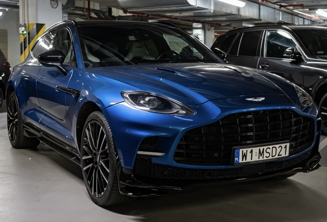 Aston Martin DBX707