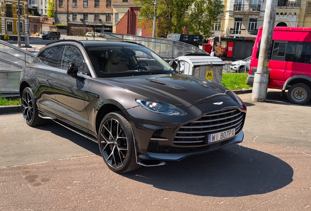 Aston Martin DBX707