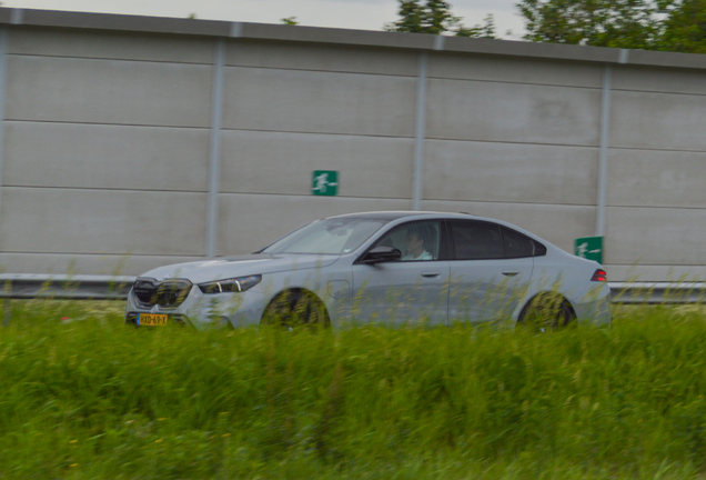 BMW M5 G90
