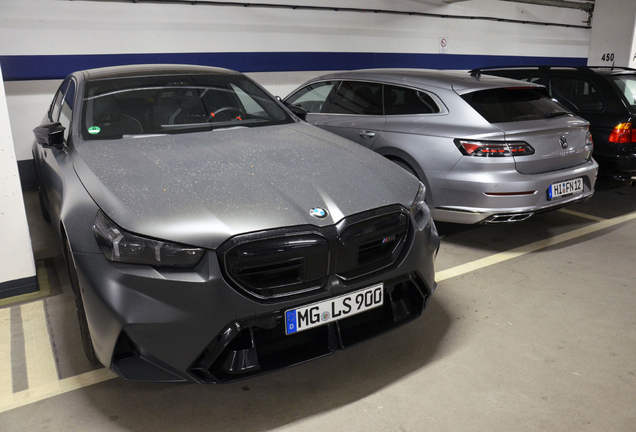 BMW M5 G90