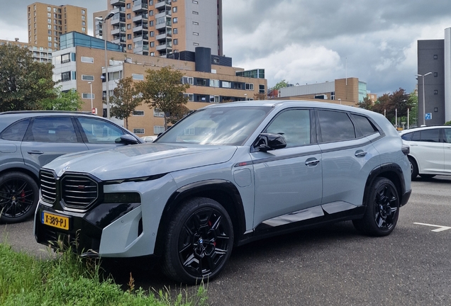 BMW XM G09 Label Red