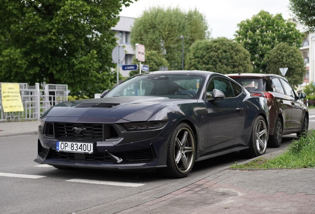 Ford Mustang Dark Horse 2024