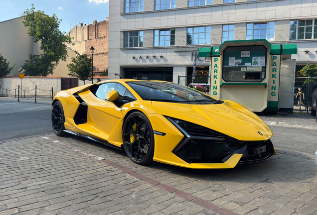 Lamborghini Revuelto
