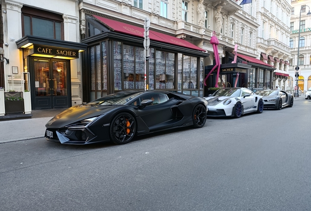 Lamborghini Revuelto