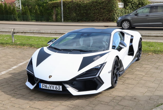 Lamborghini Revuelto