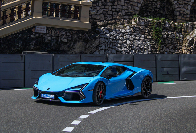 Lamborghini Revuelto