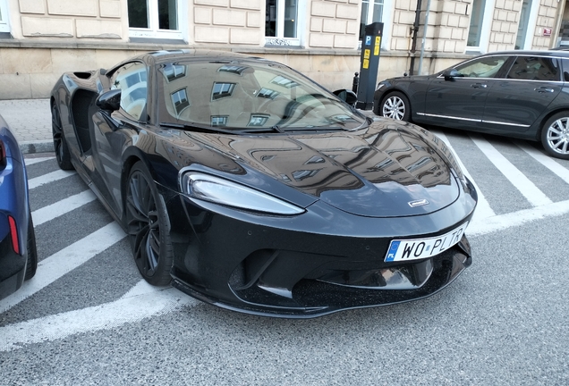 McLaren GT